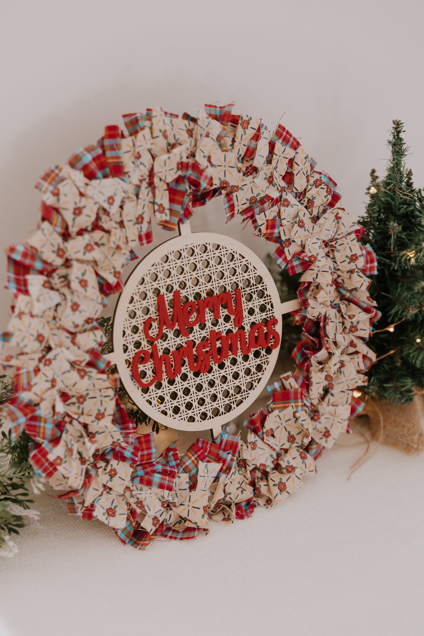 Fabric Christmas Hanging Wreath - Rattan pattern